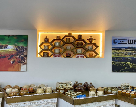 Медовая лавка «12ульев». Место традиционного башкирского чаепития с самым известным башкирским лакомством – башкирский мед.