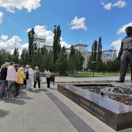 Памятник Мустаю Кариму
