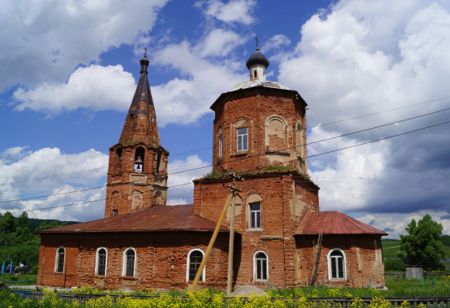 Свято-троицкий храм в селе Верхнетроицкий