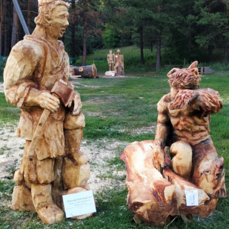 На территории всего комплекса можно встретить фигуры и персонажи из произведений татарских писателей