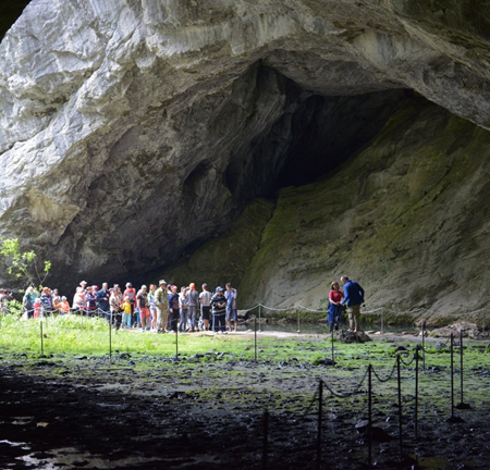 Вход в Капову пещеру