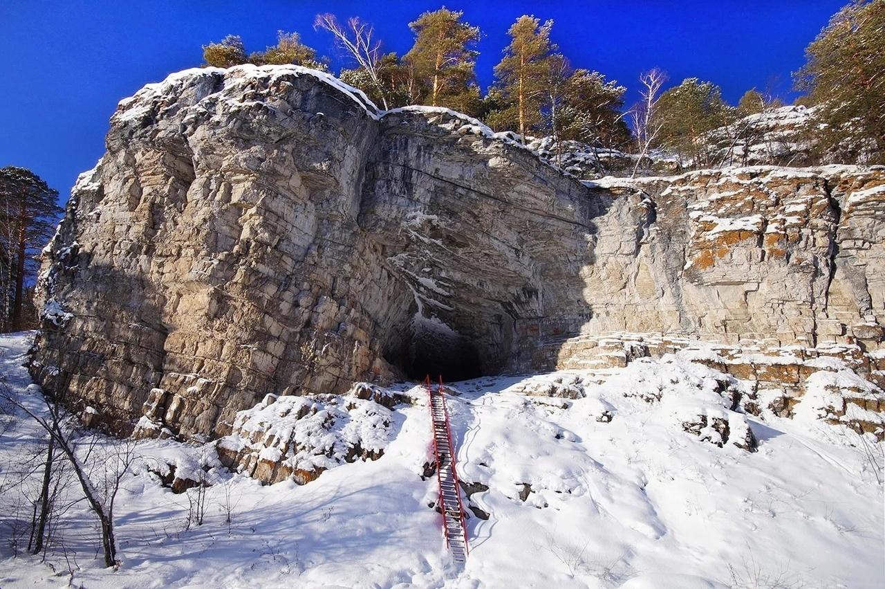 Серпиевский пещерный град фото