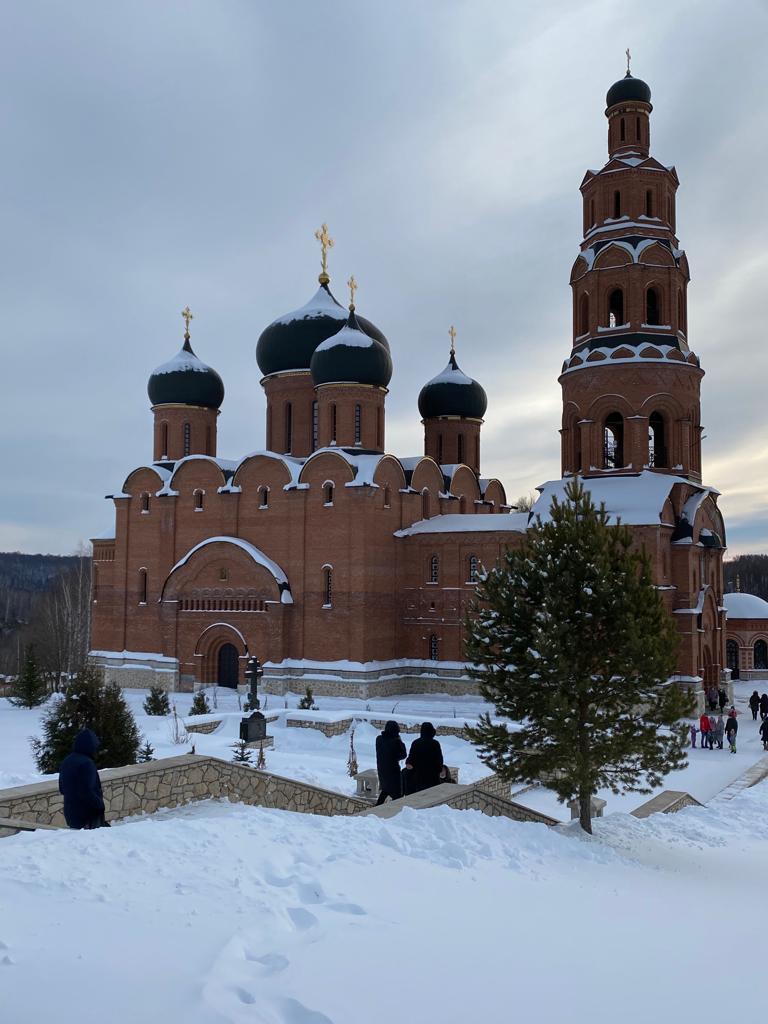 Успенский Свято-Георгиевский мужской монастырь «Святые Кустики»